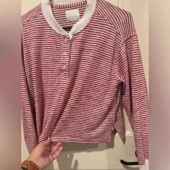 Abercrombie and Fitch sleep top - Picture 3 of 4